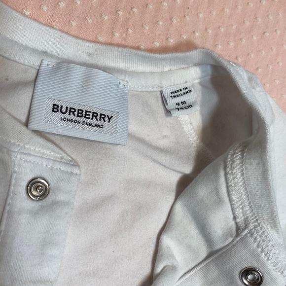 Burberry Baby Girl Layette SET! Logo Romper,Hat&Thomas Bear! EUC🔥Size 9 month💜 - Picture 10 of 14
